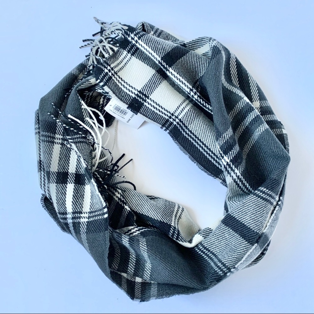 New Old Navy Men’s Plaid Scarf